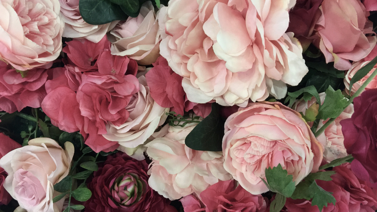 Pink flowers bouquet for floral scent, natural soaps in Dubai